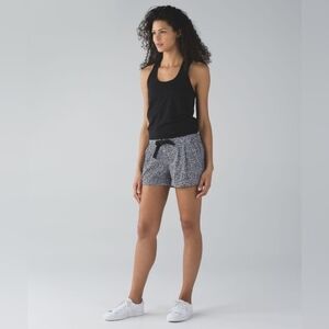 Lululemon Spring Break Away Short Miss Mosaic Black Size 8